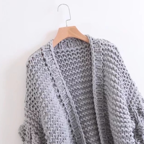 🎥 Chunky Pom Pom Open Cardigan - Picture 14 of 17